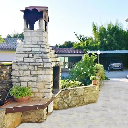 Apartment In Mit Grill, Terrasse Und Garten Und Meerblick