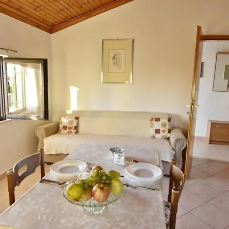 In Mit Grill, Terrasse Und Garten Und Meerblick Apartment *