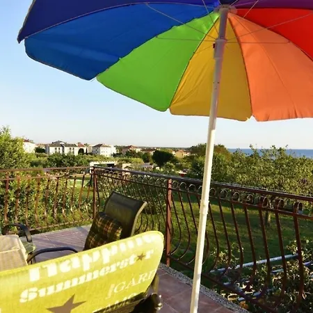 In Mit Grill, Terrasse Und Garten Und Meerblick Zambratija (Istria)