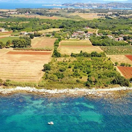 In Mit Grill, Terrasse Und Garten Und Meerblick Zambratija (Istria)