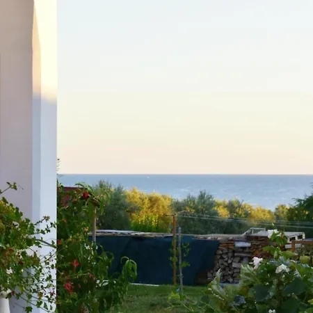 In Mit Grill, Terrasse Und Garten Und Meerblick Apartmán *